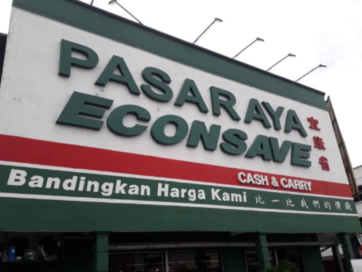Econsave Raja Uda laundry shop in Butterworth