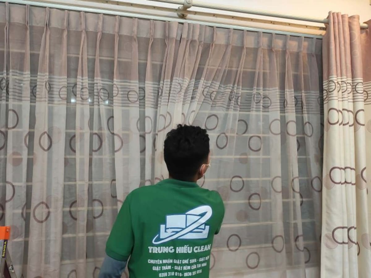 Giặt rèm cửa tại nhà Trung Hiếu laundry shop in Hanoi