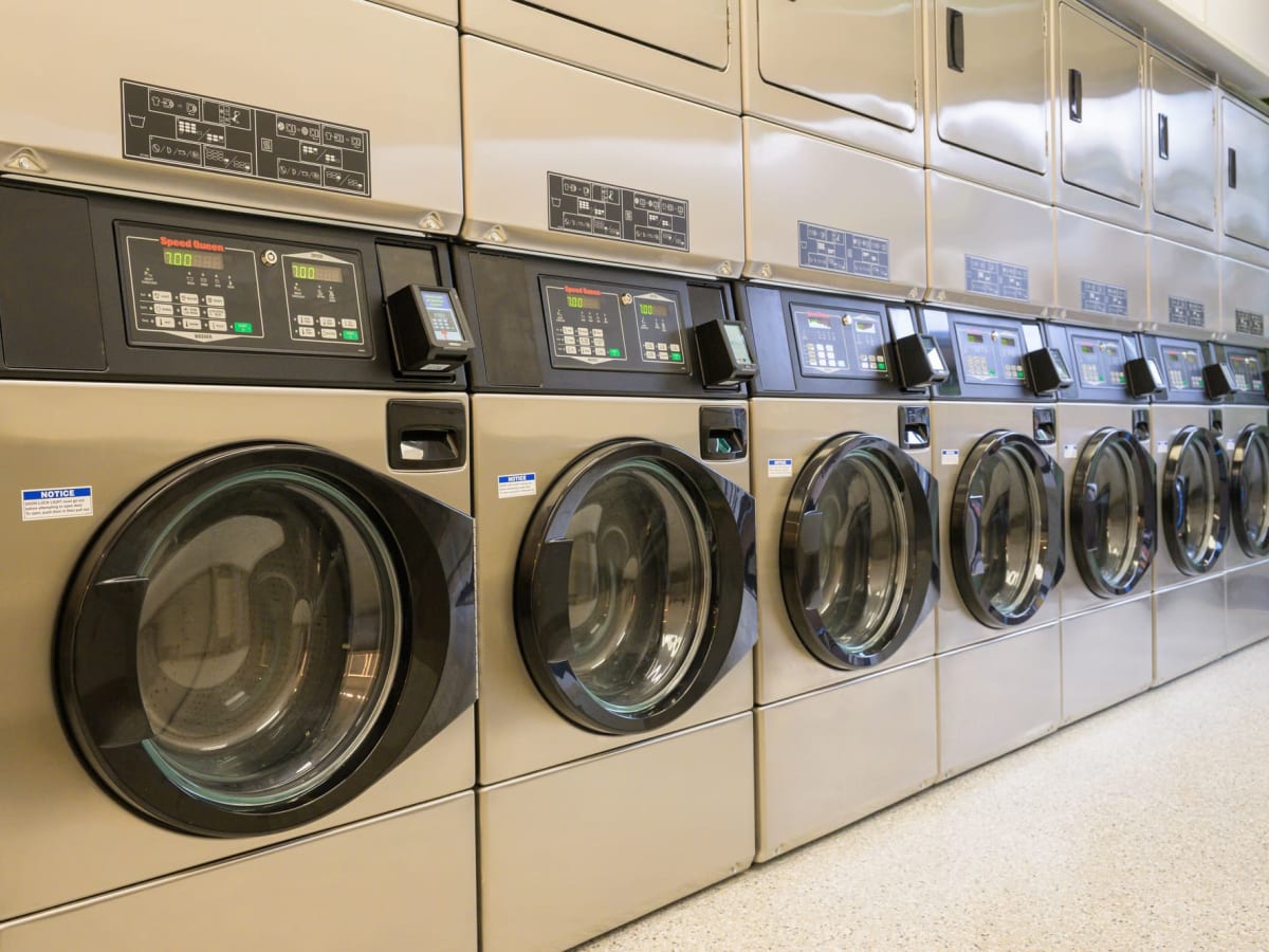Surfers Paradise Laundromat laundry shop in Gold Coast