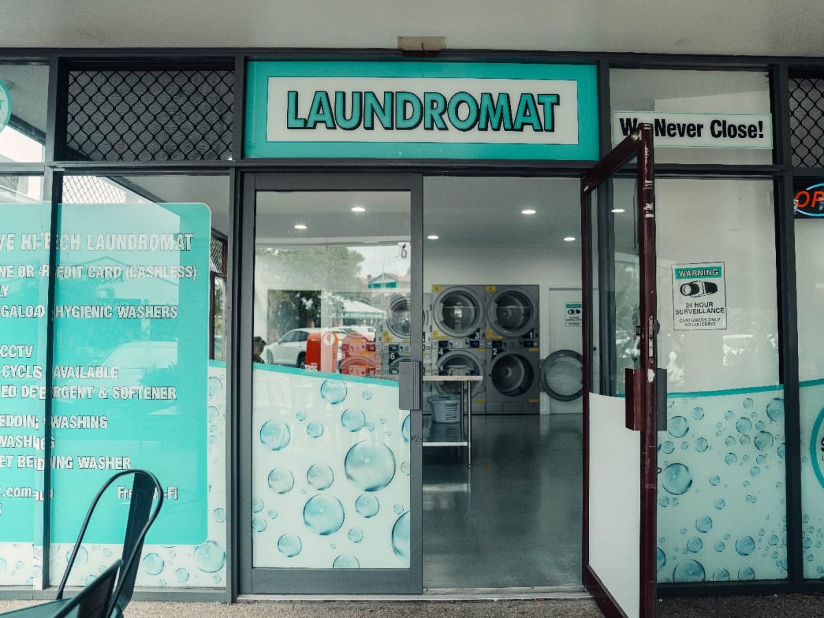 Spinfast Laundromat laundry shop in Gold Coast