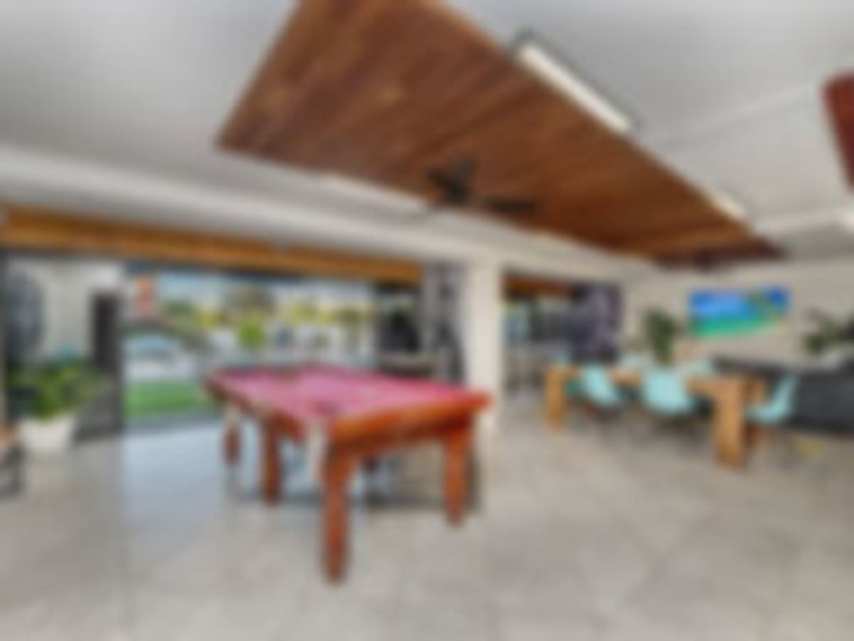 Seaside lodge laundry shop in Townsville