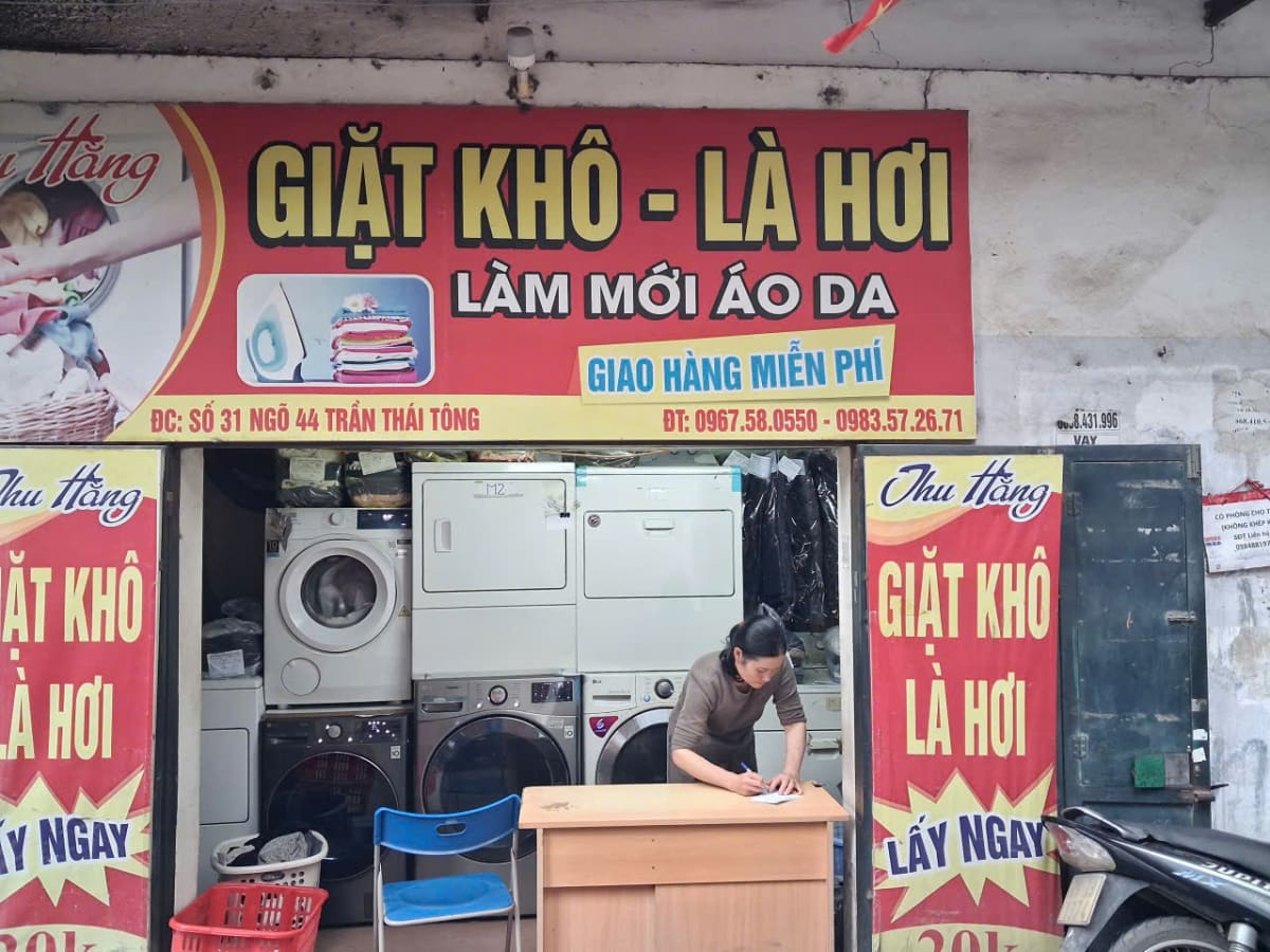 Giặt là Thu Hằng laundry shop in Hanoi