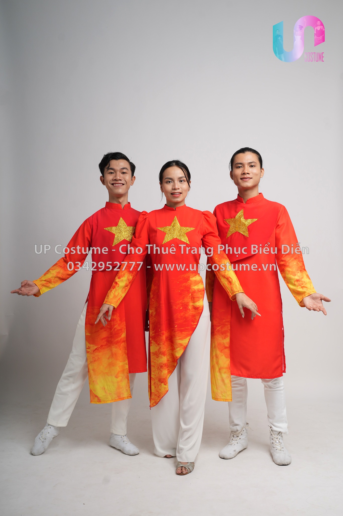 Áo dài cờ đỏ sao vàng