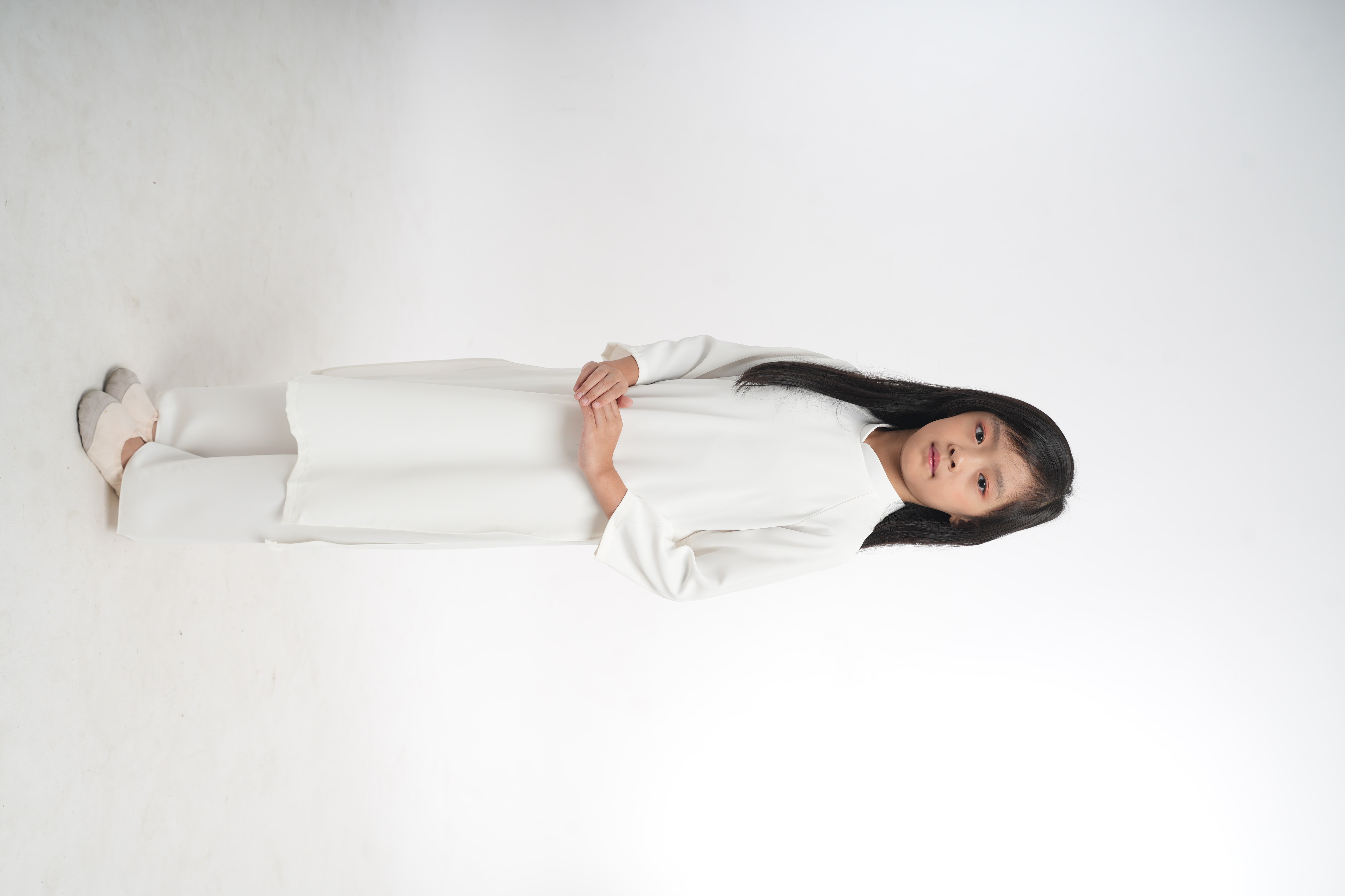 Áo dài trắng mầm non