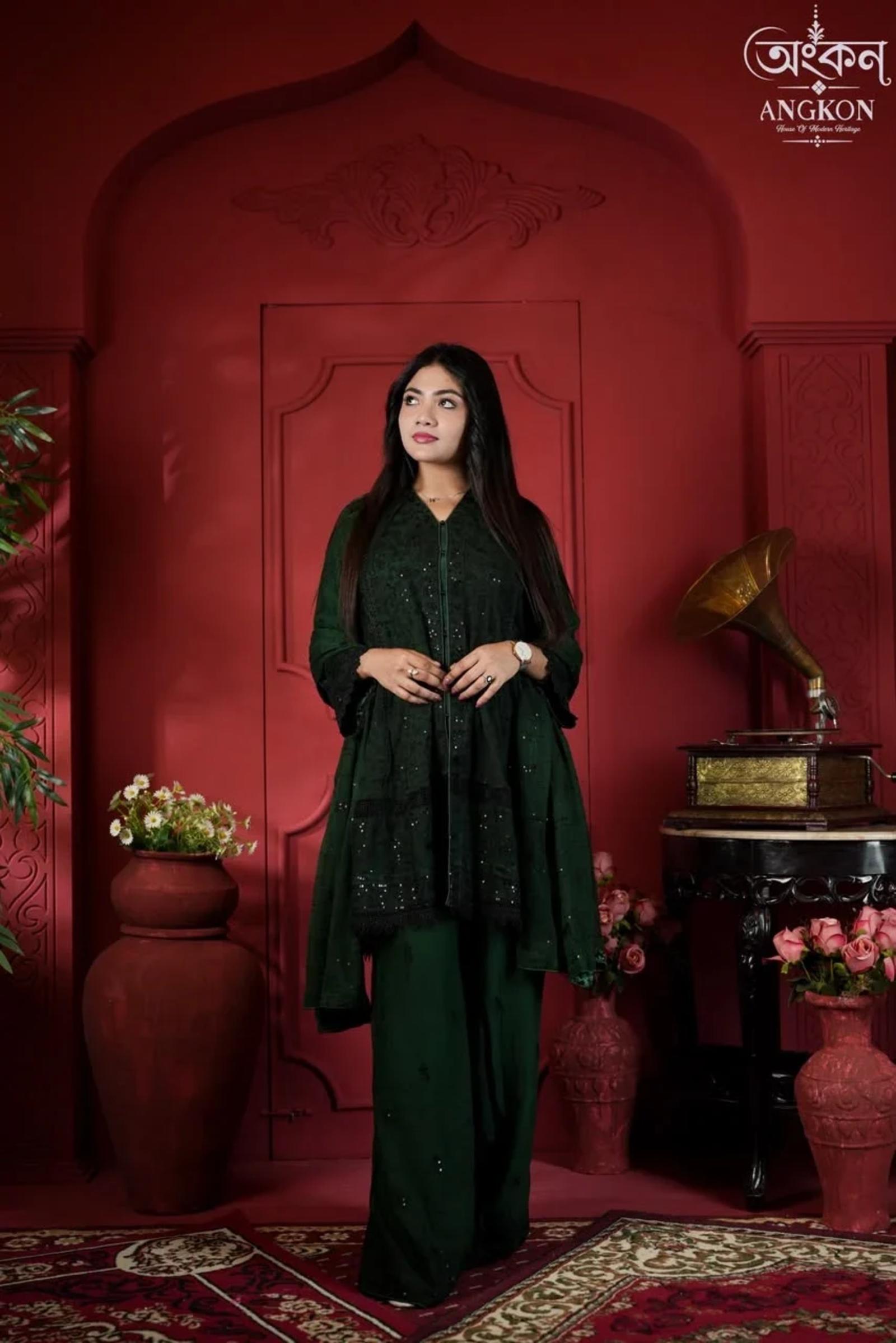Emerald Green – Embroidered Pakistani Suit
