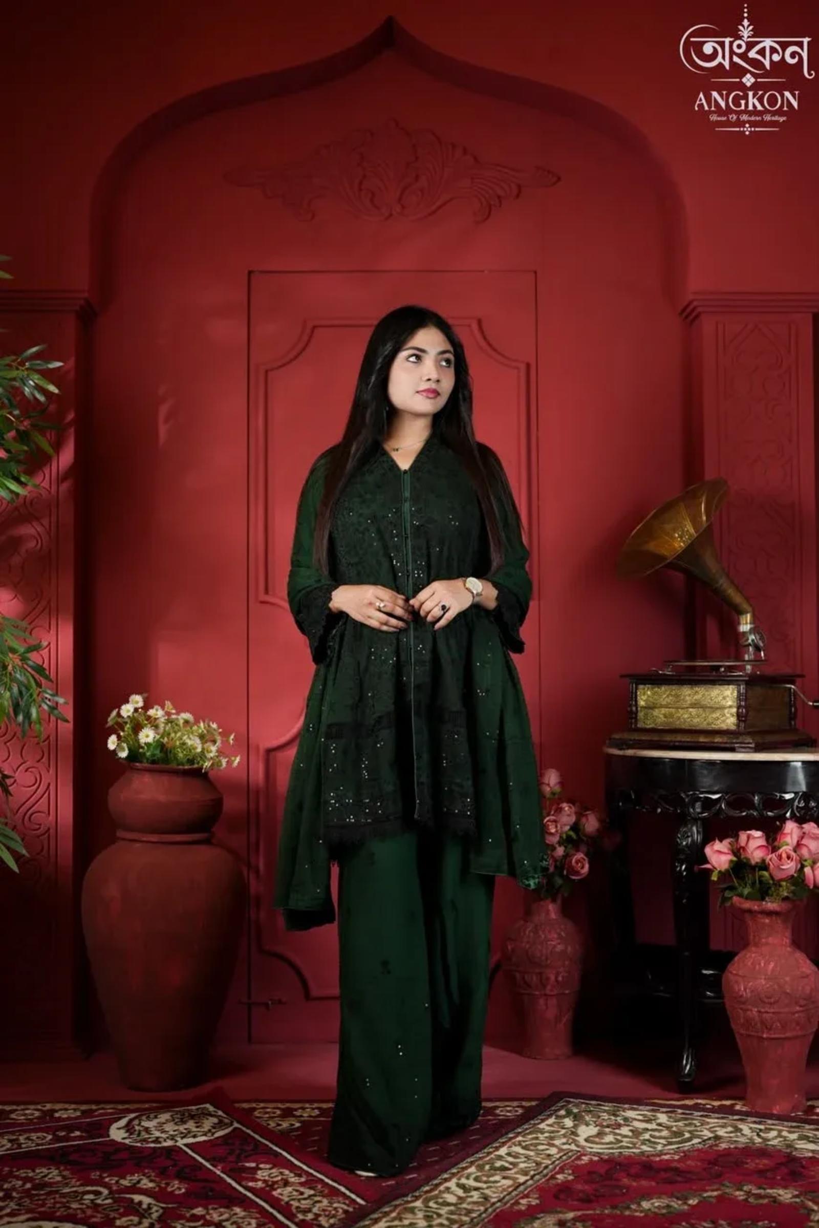 Emerald Green – Embroidered Pakistani Suit