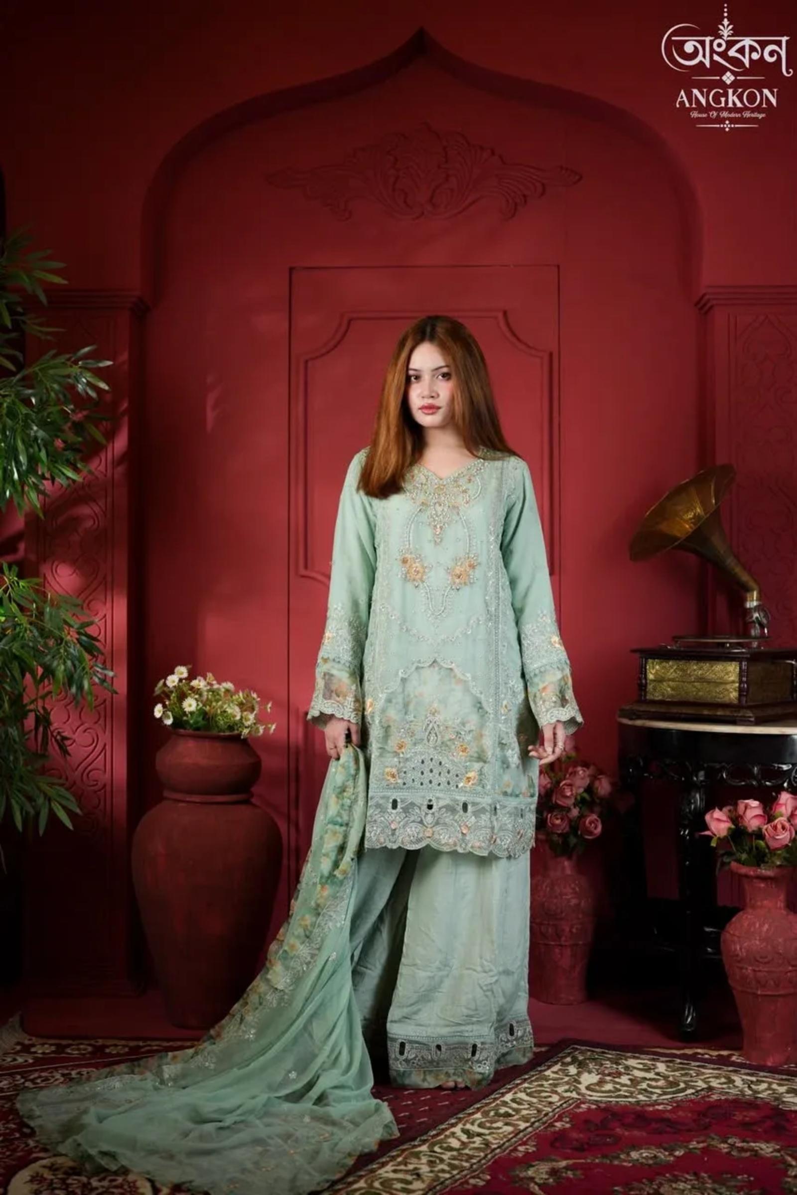 Ivory & Teal – Güzel Embroidered Suit