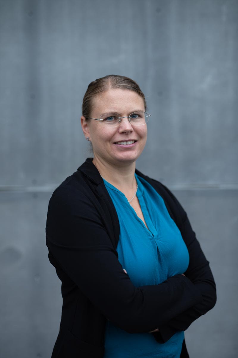 DR. ELVIRA WILD