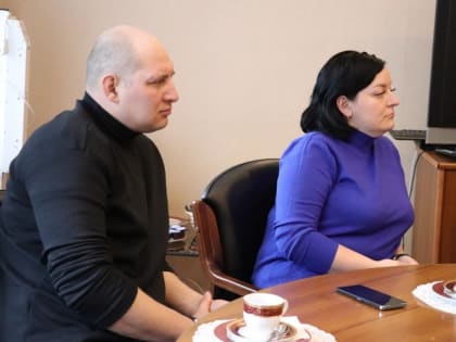 В конференц-зале администрации сегодня состоялась встреча по вопросу координации действий в работе с участниками специальной военной операции и их семьями.