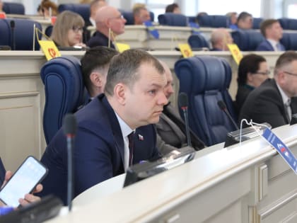 Распоряжаться социальными пенсиями на детей все же должны родители