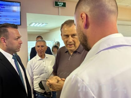 Губернатор Ленобласти посетил медучреждение в Кингисеппе