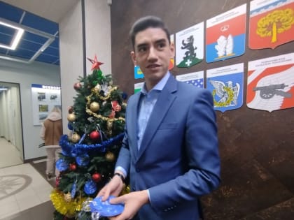 Депутаты Всеволожского района приняли участие во Всероссийской акции «Елка желаний»