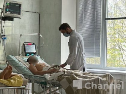 В больнице Гатчины спасли грибника, напоровшегося на нож