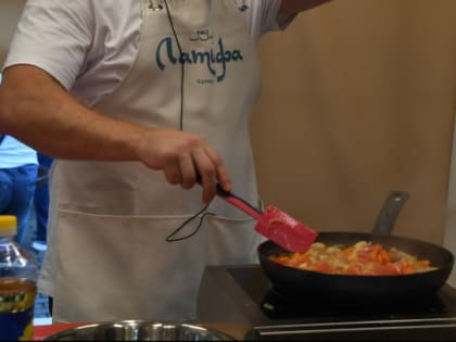В Москве приостановили работу цеха из-за вспышки ботулизма. Найдены нарушения в производстве и допуске сотрудников