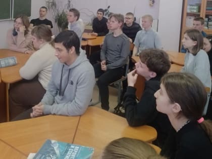 5 марта благочинный Приозерского округа, настоятель Приозерского кафедрального собора Рождества Пресвятой Богородицы протоиерей Димитрий Звездилин провел беседу с учащимися 10-х кл