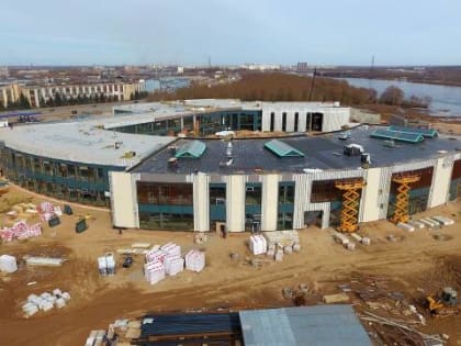 На площадке НТШ идёт монтаж эскалаторов