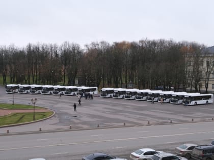 В Великий Новгород прибыли 15 новых автобусов
