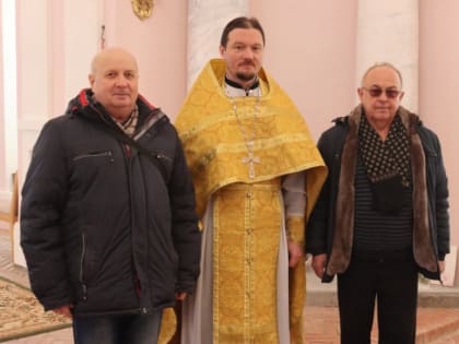 Боровичские ветераны посетили Рождественскую литургию в Суворовском храме