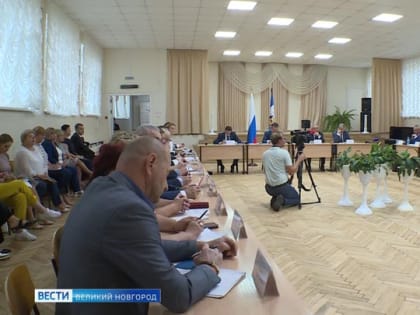 Тема нехватки учителей стала главной во время заседания Муниципального собрания Новгородской области