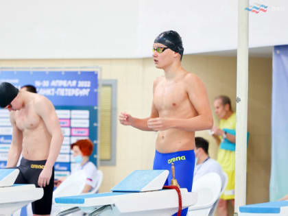 Новгородец выиграл всероссийские соревнования по плаванию