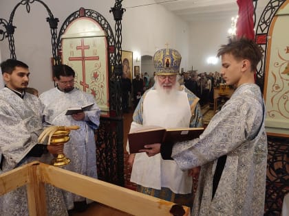 Митрополит Лев освятил придел святителя Тихона Задонского в церкви Сретения Господня