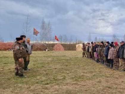 Поисковики обнаружили в Старорусском районе захоронение красноармейцев