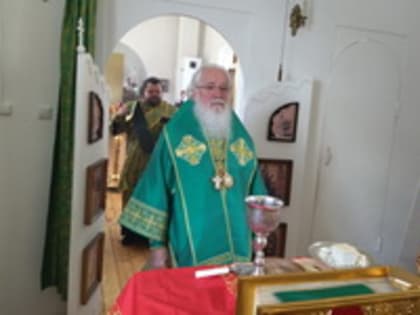 Митрополит Лев совершил Литургию в Михаило-Клопском монастыре