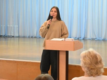 Учиться и развиваться. Военкор Марьяна Наумова дала важные советы старорусским школьникам и студентам