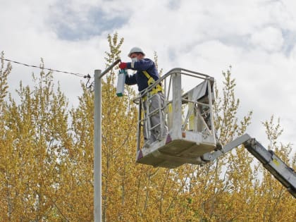 В пяти населенных пунктах Новгородской области модернизировали уличное освещение