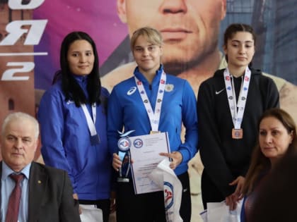 Новгородка выиграла всероссийские соревнования по спортивной борьбе