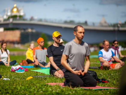 Фестиваль йоги собрал в Великом Новгороде более 200 участников
