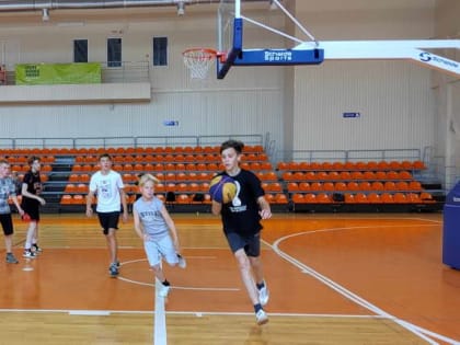 СЕГОДНЯ ПРОШЛИ ИГРЫ ПО БАСКЕТБОЛУ