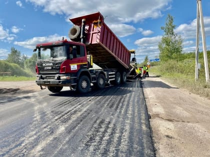 На дороге Великий Новгород — Сырково уложили асфальт