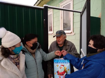 Ольга Борисова поздравила с наступающими новогодними праздниками ветеранов Великой Отечественной войны