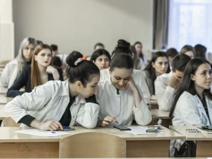 Студенты-медики рассказали, как цари привили россиянам табакокурение