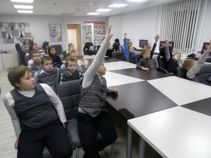 Прилетит к вам волшебник на ковре самолете