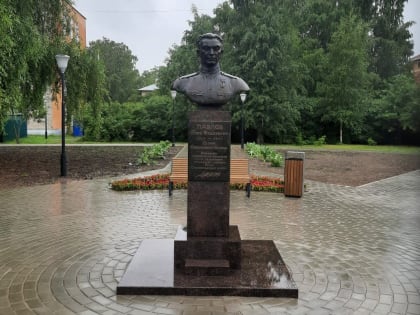 В сквере Якова Павлова установлен бюст Якова Павлова