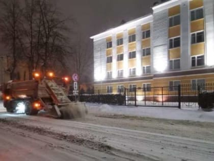 Предприятия Великого Новгорода помогут подрядчикам убирать город от снега