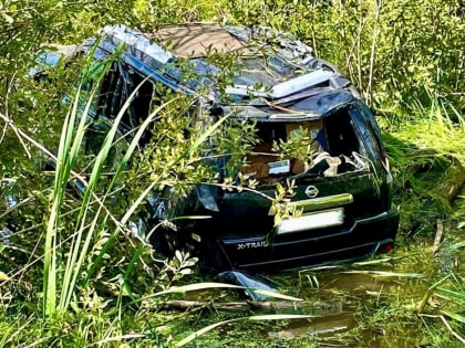 Утомлённая женщина уснула за рулём на Лужском шоссе