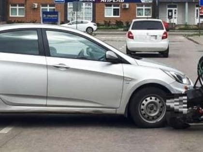 На Псковской улице в Великом Новгороде мотоциклист получил травмы в ДТП