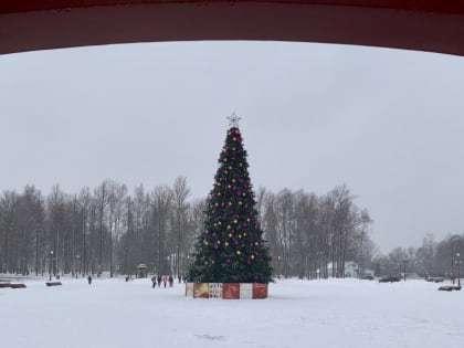 В Боровичах завершено благоустройство площади 1 Мая