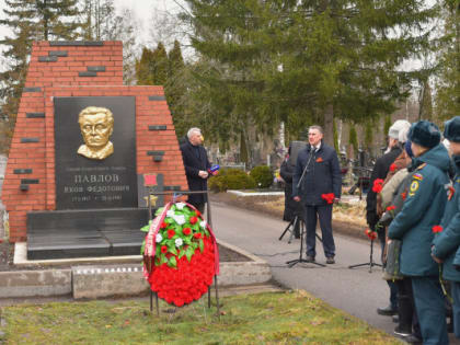 Новгородцы отметили 82-ю годовщину победы советских войск в Сталинградской битве