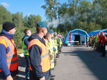 В Великом Новгороде прошли первые совместные учения поисковых отрядов, сотрудников МЧС России и Следственного комитета по поиску людей в природной среде