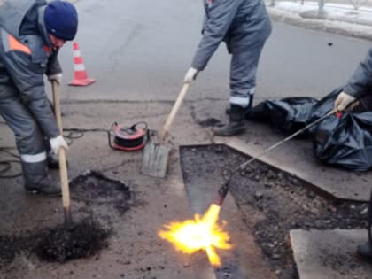 Новгородский горхоз назвал срок смены ямочного ремонта дорог полноценным