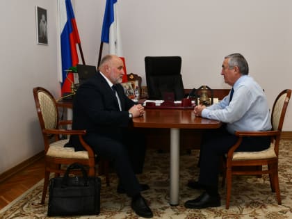 Юрий Бобрышев встретился с главой Шимского района Сергеем Мироновичем