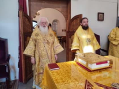 Митрополит Лев и епископ Арсений совершили Литургию в Свято-Юрьевом монастыре