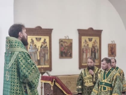 Митрополит Лев и епископ Арсений совершили Литургию в Свято-Юрьевом монастыре