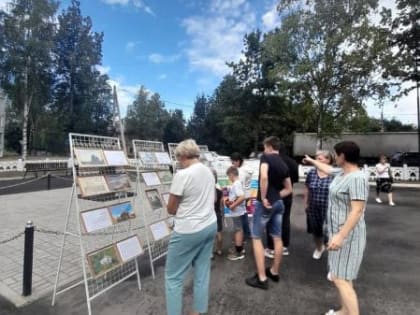 27 августа в завершение губернаторского проекта «Новгородское лето» сотрудники Окуловского краеведческого музея им. Н.Н. Миклухо-Маклая организовали выставку-путешествие в историю 