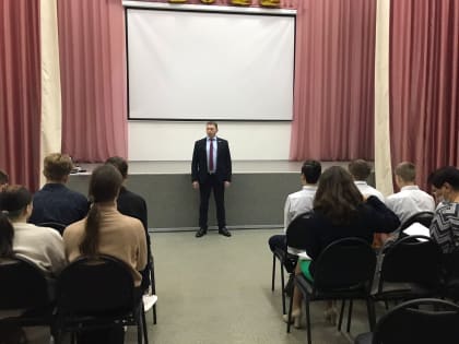 Валерий Яковлев пообщался со школьниками из Валдая