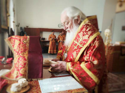 Митрополит Лев совершил Литургию в Свято-Юрьевом монастыре